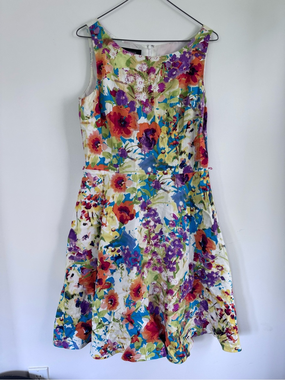 Sleeveless Floral Midi Dress in Multicolor